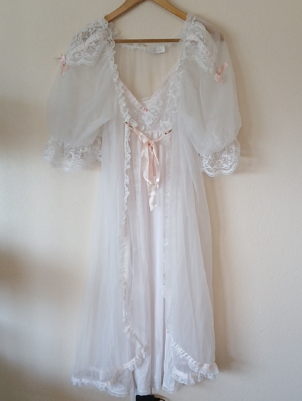 Vintage Inner Most Sheer Elegant Nighty And Robe Lingere Lace Puff Sleeve